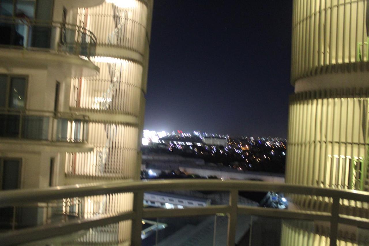 Azure C2 Balcony Wifi Near Mall Airport Multiple Units Paranaque City Екстериор снимка