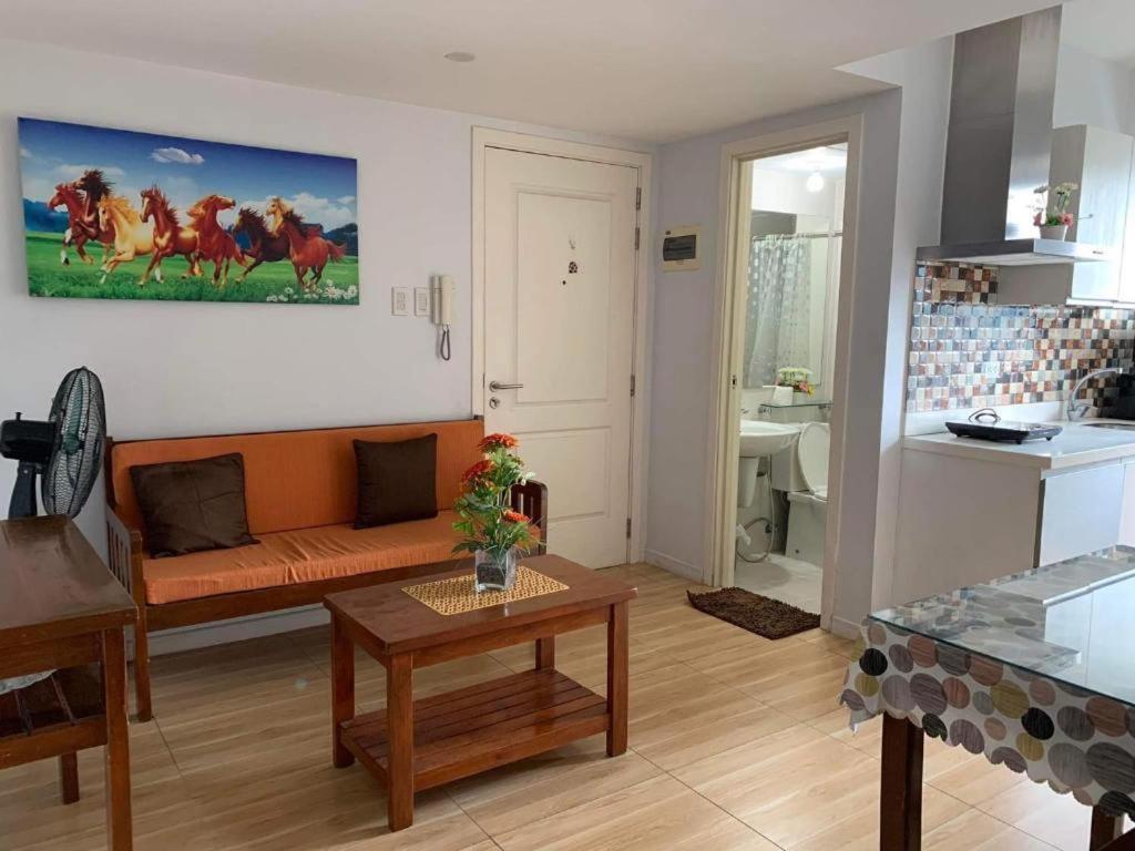 Azure C2 Balcony Wifi Near Mall Airport Multiple Units Paranaque City Екстериор снимка